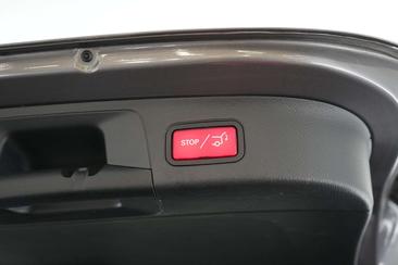 Mercedes EQA 250 — photo 22