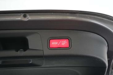 Mercedes EQA 250 — photo 22