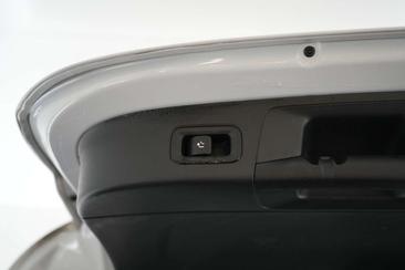 Mercedes GLA 200 — photo 22