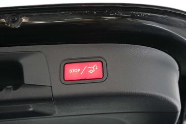 Mercedes EQA 250 — photo 22