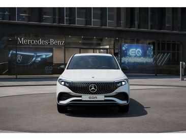 Mercedes EQA 250 — photo 11