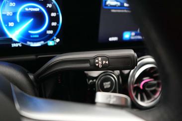 Mercedes EQA 250 — photo 16