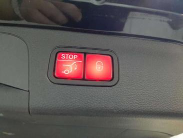Mercedes GLC 220 — photo 15