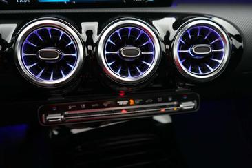 Mercedes CLA Berline 200 — photo 29