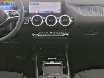 Mercedes GLA 200 — photo 4