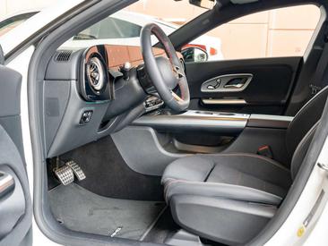 Mercedes CLA Berline 200 — photo 17