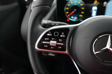 Mercedes EQA 250 — photo 25