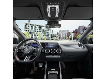 Mercedes EQA 250 — photo 15