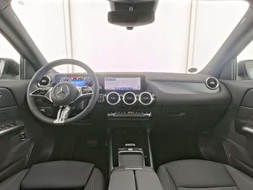 Mercedes GLA 200 — photo 6