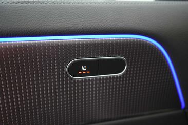 Mercedes EQA 250 — photo 27