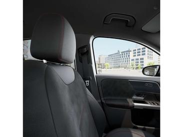 Mercedes EQA 250 — photo 16