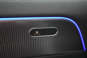 Mercedes GLA 200 — photo 28