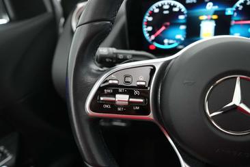 Mercedes GLA 200 — photo 29
