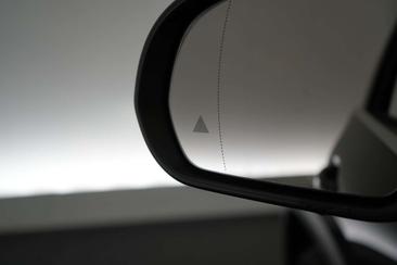 Mercedes EQA 250 — photo 29