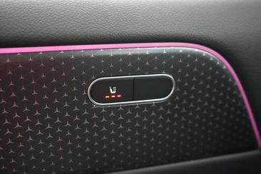 Mercedes EQA 250 — photo 26