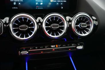Mercedes EQA 250 — photo 29