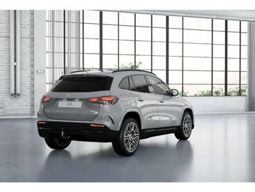 Mercedes GLA 200 — photo 2