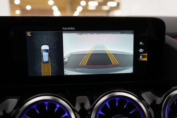 Mercedes EQA 250 — photo 31