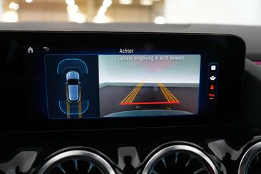 Mercedes EQA 250 — photo 29