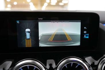 Mercedes EQA 250 — photo 33