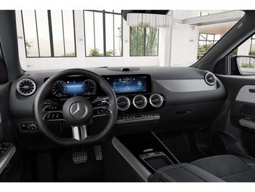 Mercedes GLA 200 — photo 6