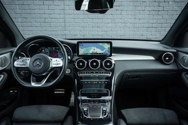 Mercedes GLC 300 E — photo 3