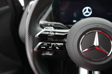 Mercedes EQA 250 — photo 26