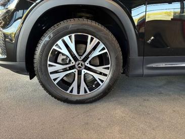 Mercedes GLB 200d — photo 17