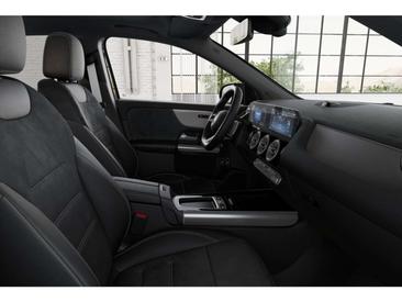 Mercedes GLA 200 — photo 7