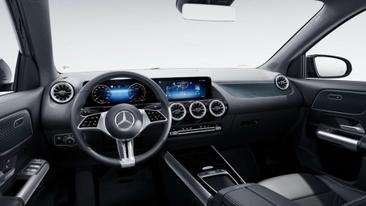 Mercedes GLA 200 — photo 8