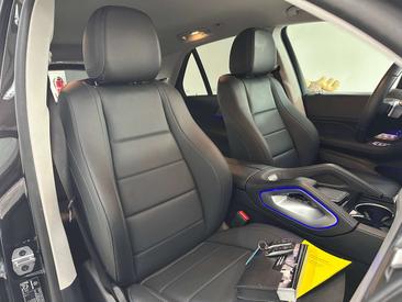 Mercedes GLE 300 D — photo 8
