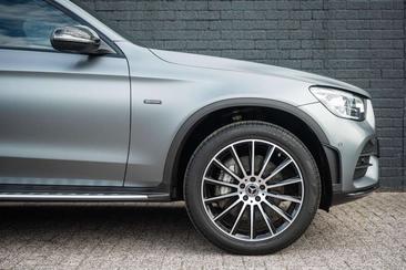 Mercedes GLC 300 E — photo 8