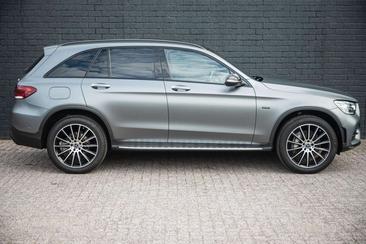 Mercedes GLC 300 E — photo 9