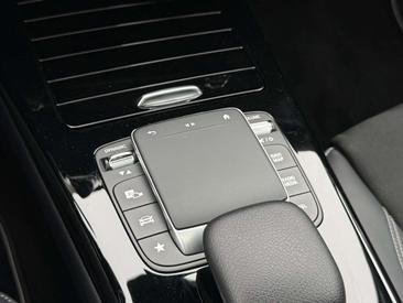 Mercedes CLA Berline 220 — photo 25