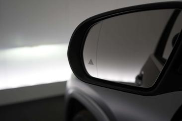 Mercedes EQA 250 — photo 31