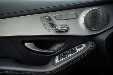 Mercedes GLC 300 E — photo 11