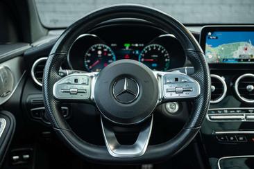 Mercedes GLC 300 E — photo 12
