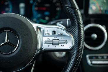 Mercedes GLC 300 E — photo 14
