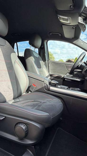 Mercedes GLA 200d — photo 17