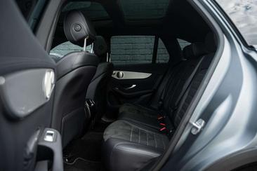 Mercedes GLC 300 E — photo 23