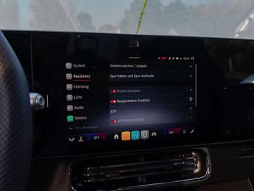 Mercedes CLA Berline 200 — photo 19