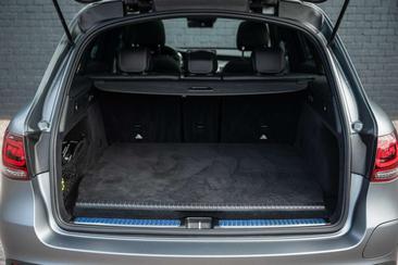 Mercedes GLC 300 E — photo 25