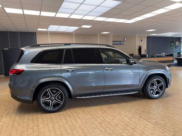 Mercedes GLS 580 — photo 13