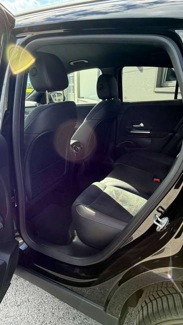 Mercedes GLA 200d — photo 20