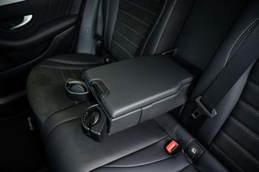 Mercedes GLC 300 E — photo 27