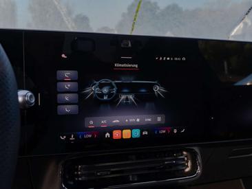 Mercedes CLA Berline 200 — photo 23