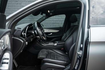Mercedes GLC 300 E — photo 29