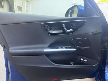 Mercedes Classe C Berline 300 E — photo 11