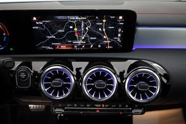 Mercedes CLA Berline 250 E — photo 11