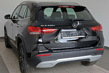 Mercedes GLA 250e — photo 7